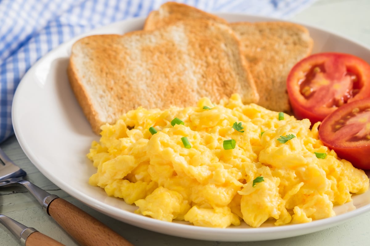 scrambled eggs protein-rich snack